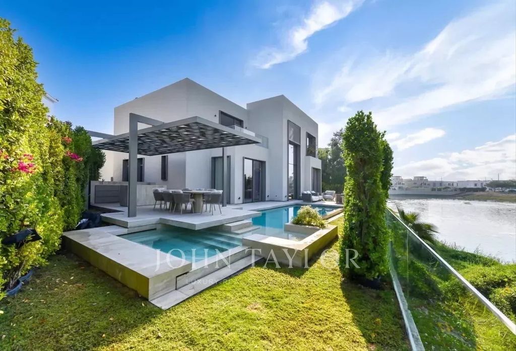 4BR Villa Jumeirah
