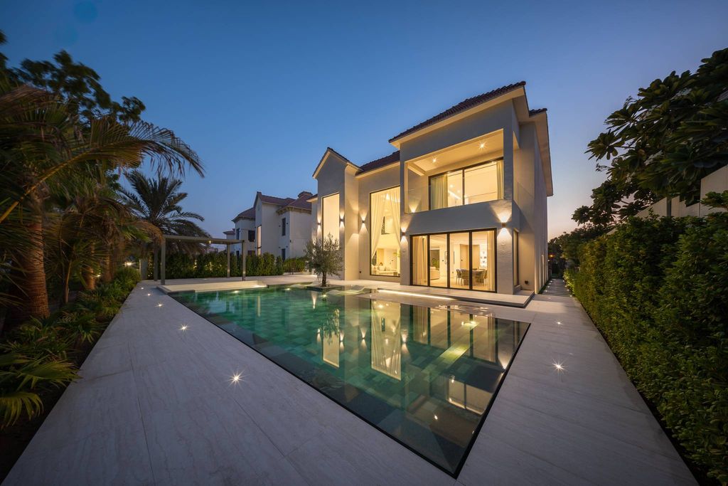 4BR Luxury home Jumeirah