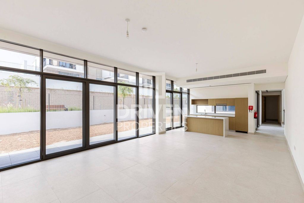 4BR Villa Business Bay