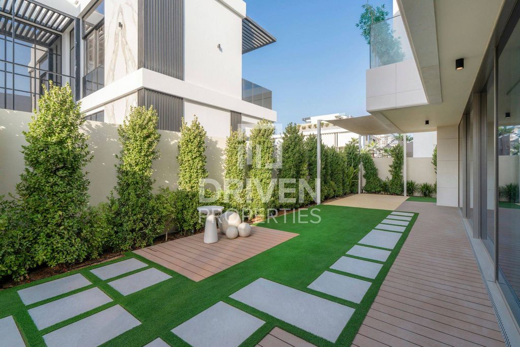 5BR Villa Business Bay