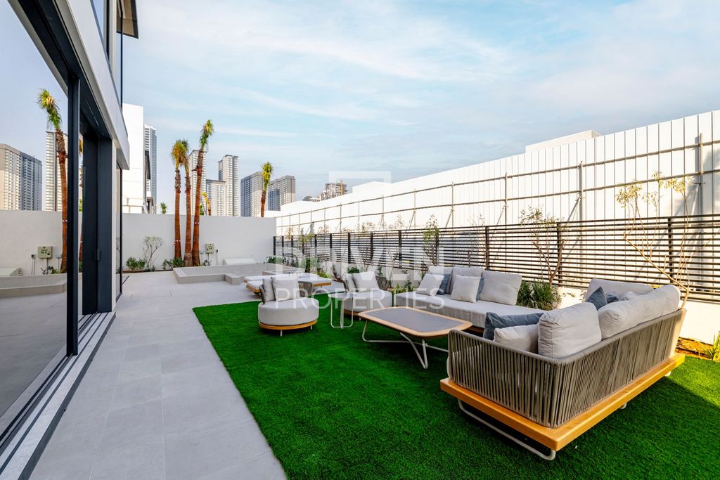 5BR Villa Business Bay