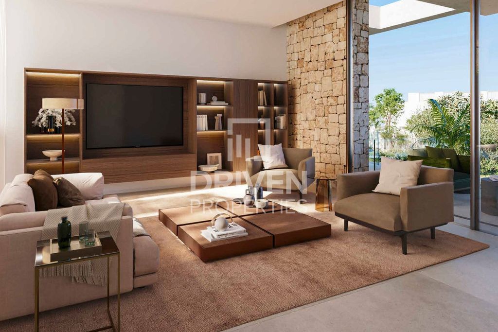 4BR Villa Business Bay