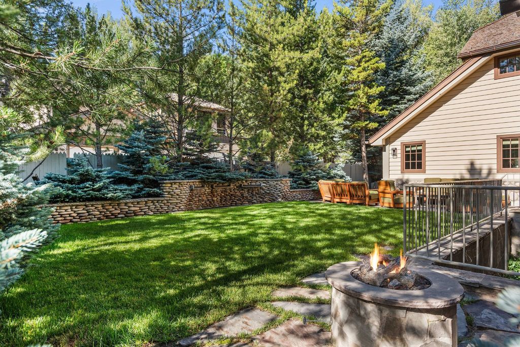 Detached House in Aspen, Pitkin County