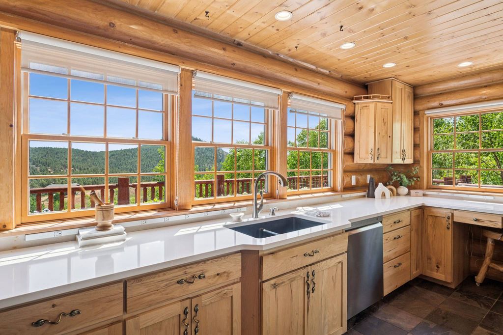 Detached House in Pine Grove, Jefferson County