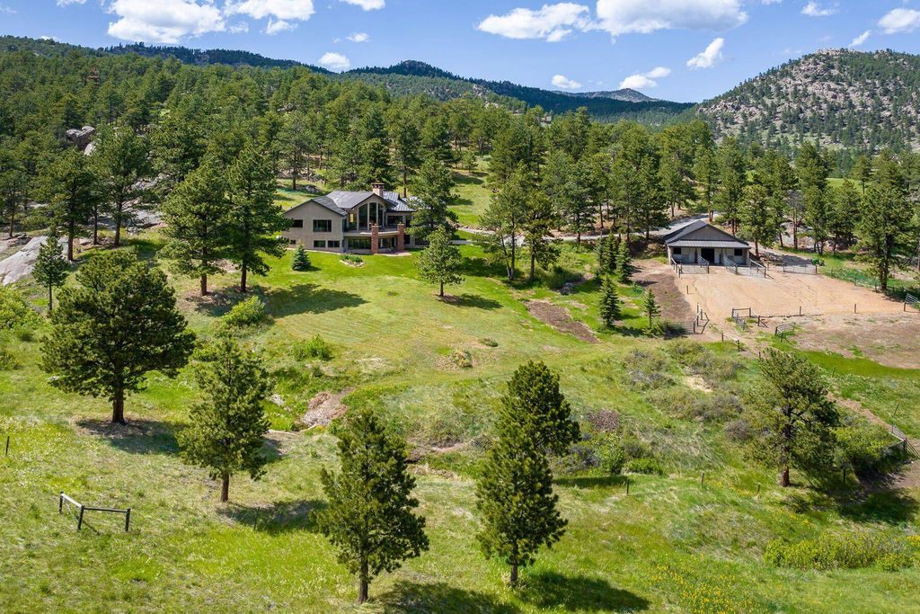 Luxury home in Lyons, Boulder County