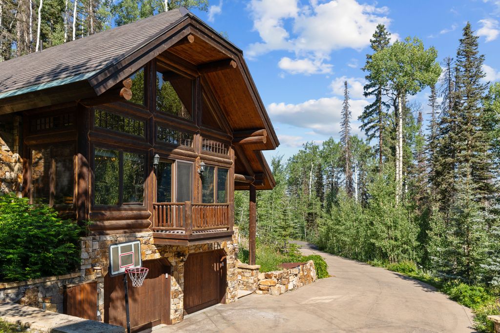 Detached House in Mountain Village, San Miguel County