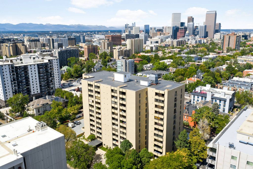 Apartment in Denver, Denver County