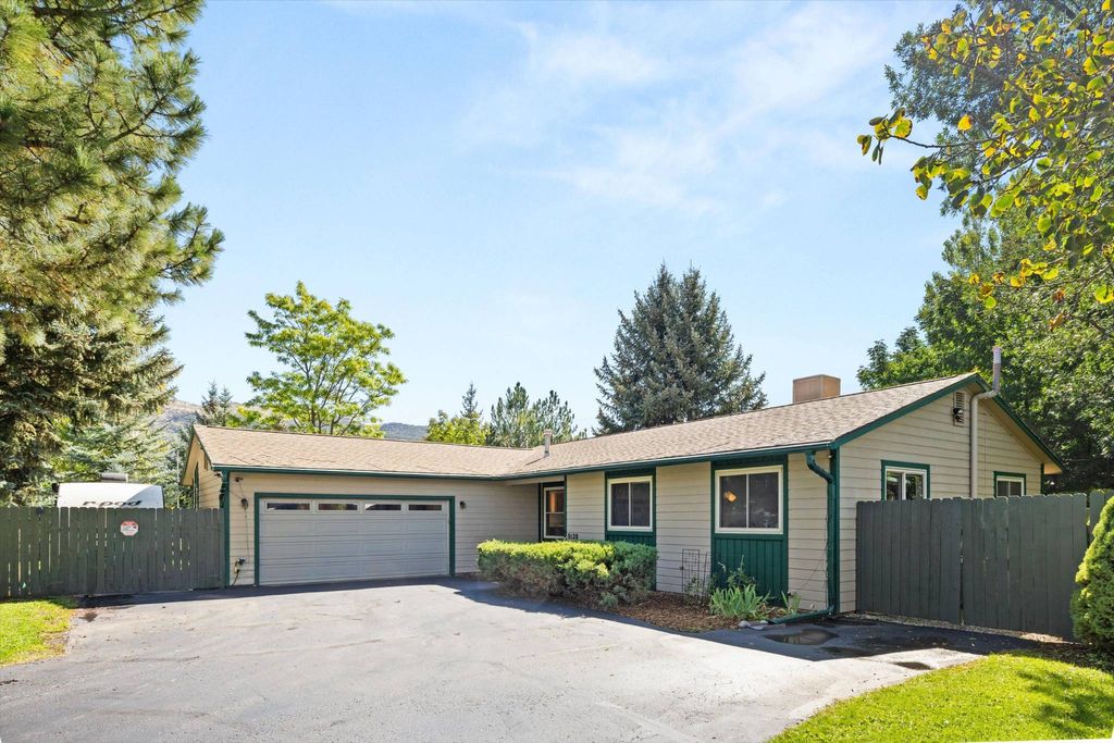 Detached House in Carbondale, Garfield