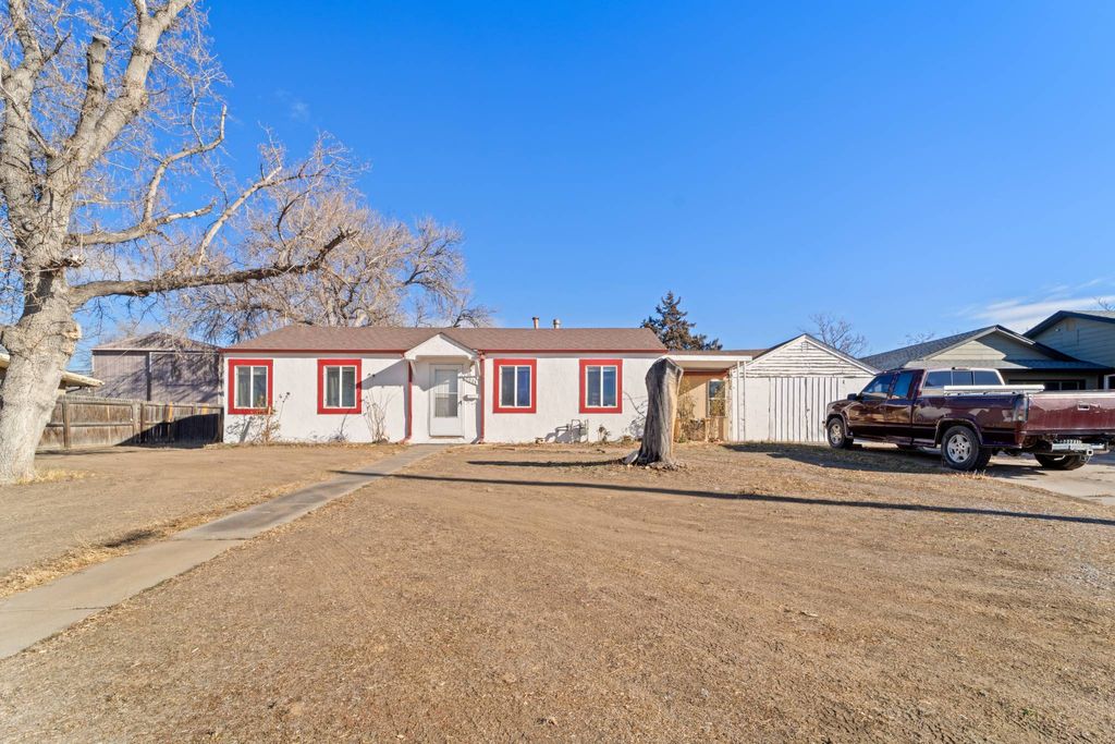 Detached House in Commerce City, Adams County