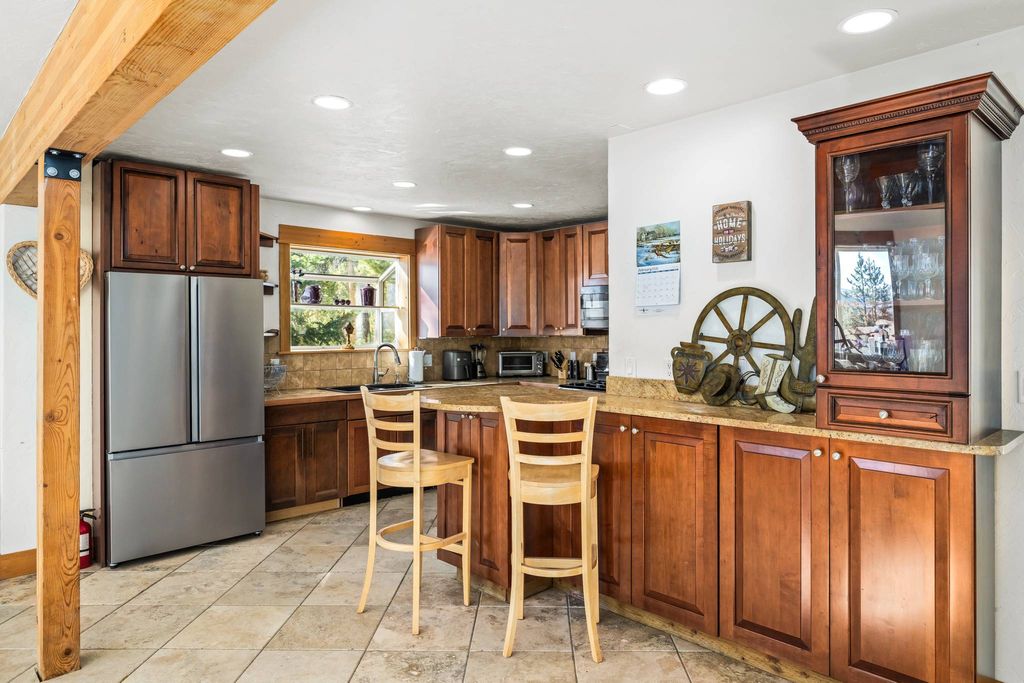 Detached House in Oak Creek, Routt County