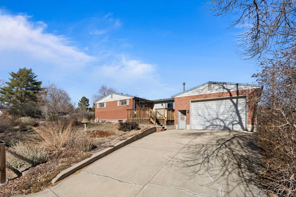 Detached House in Arvada, Jefferson County
