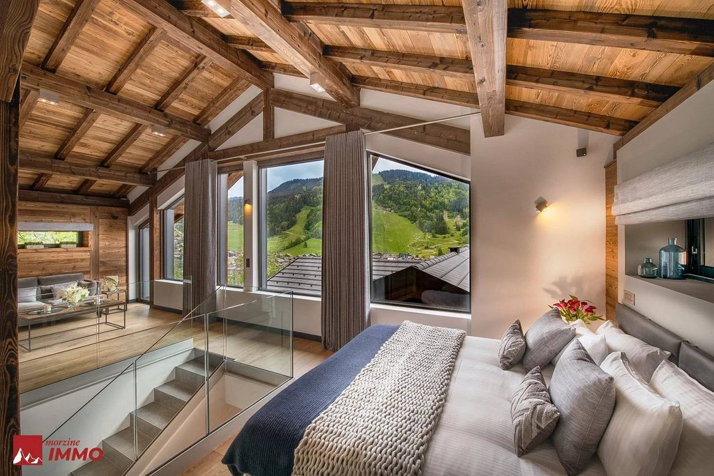 Ski-In/Ski-Out Chalet with Mountain Views