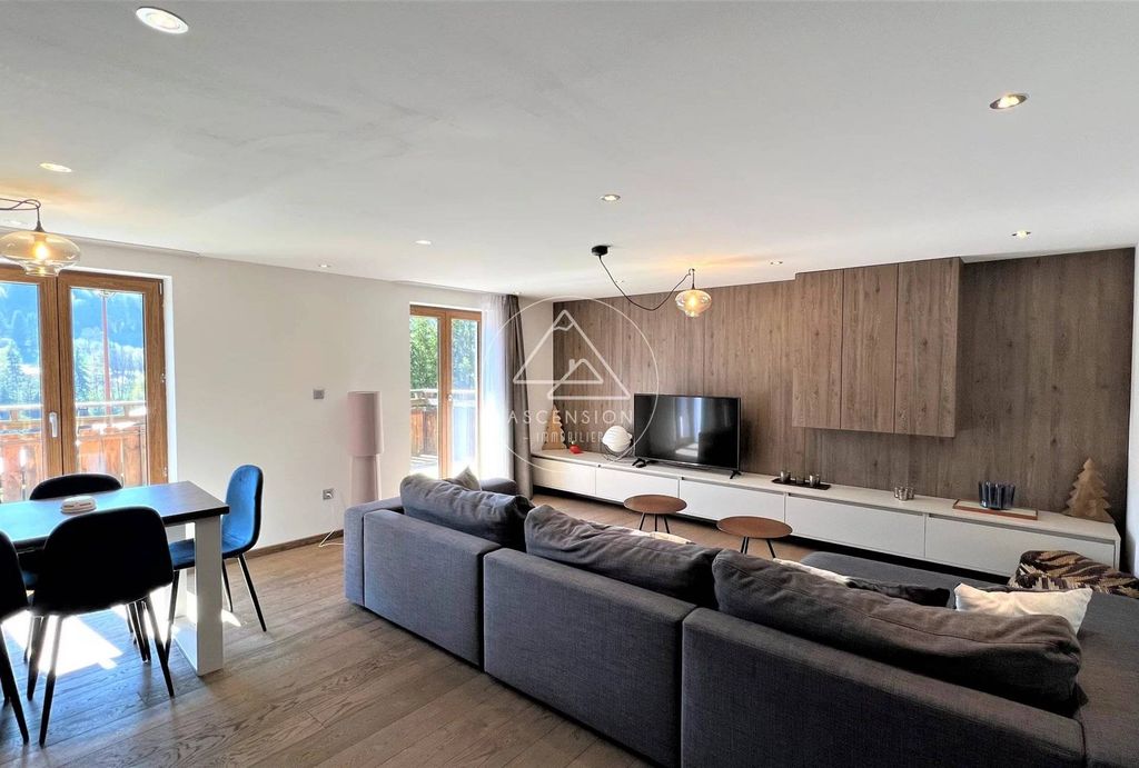 Ski-In/Ski-Out Chalet with Mountain Views