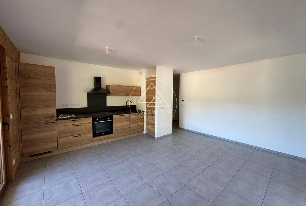 Ski-In/Ski-Out Chalet with Mountain Views