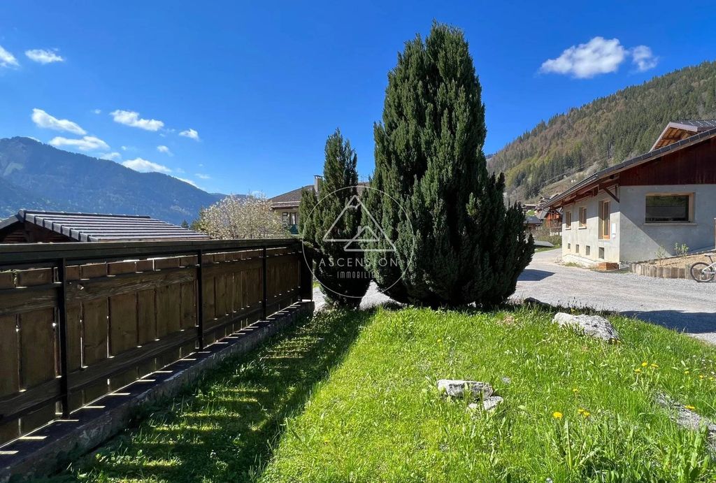 Ski-In/Ski-Out Chalet with Mountain Views