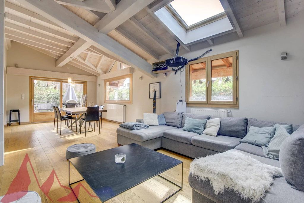 Ski-In/Ski-Out Chalet with Mountain Views