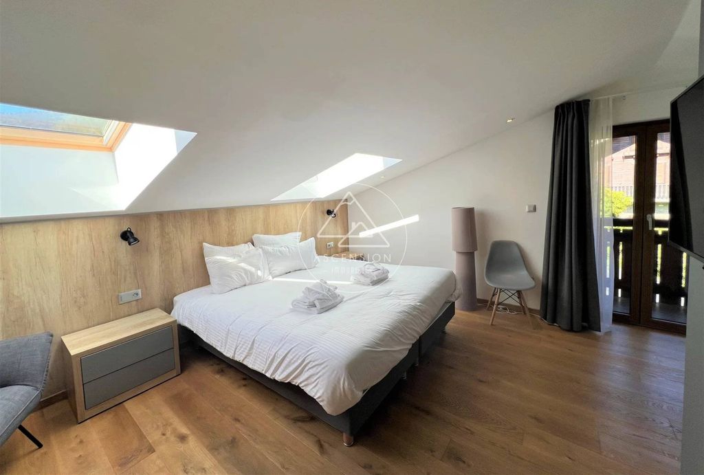 Ski-In/Ski-Out Chalet with Mountain Views