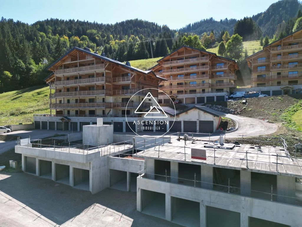 Ski-In/Ski-Out Chalet with Mountain Views