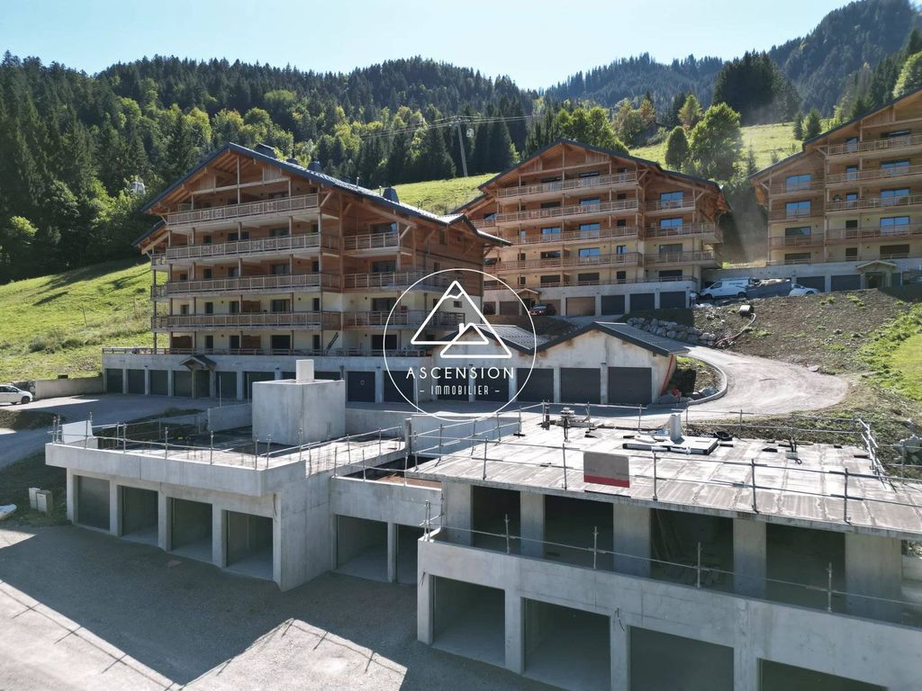 Ski-In/Ski-Out Chalet with Mountain Views