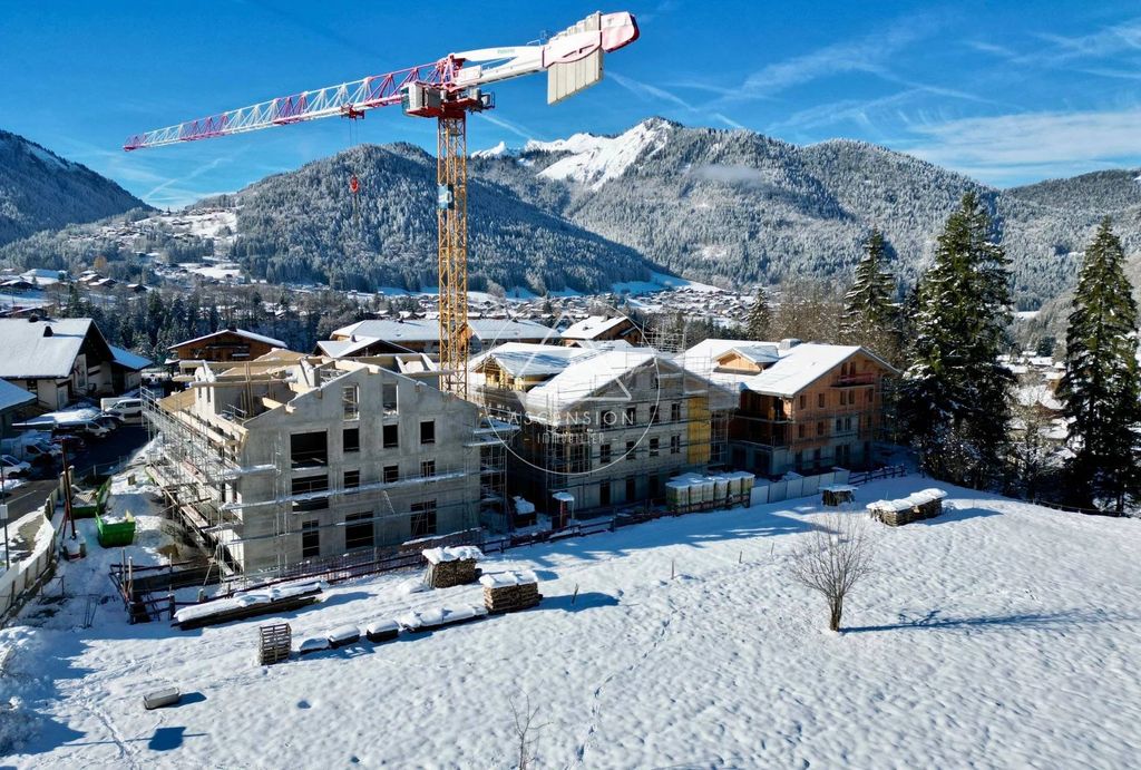 Ski-In/Ski-Out Chalet with Mountain Views