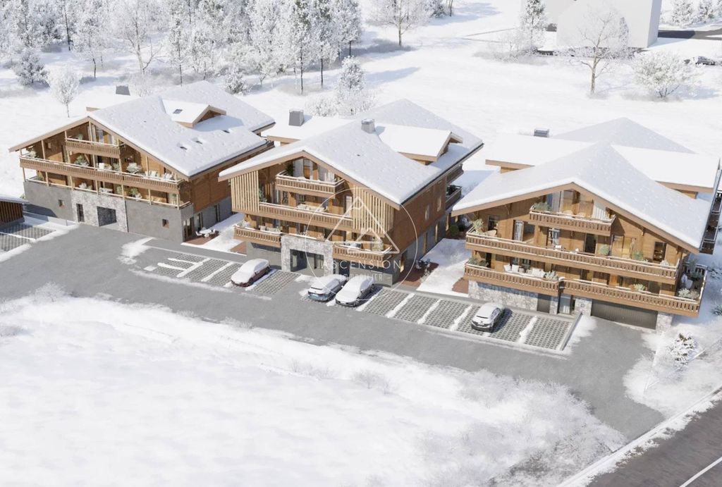 Ski-In/Ski-Out Chalet with Mountain Views