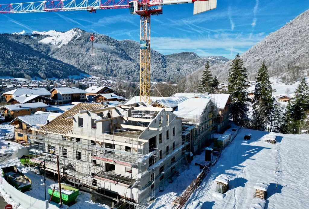 Ski-In/Ski-Out Chalet with Mountain Views