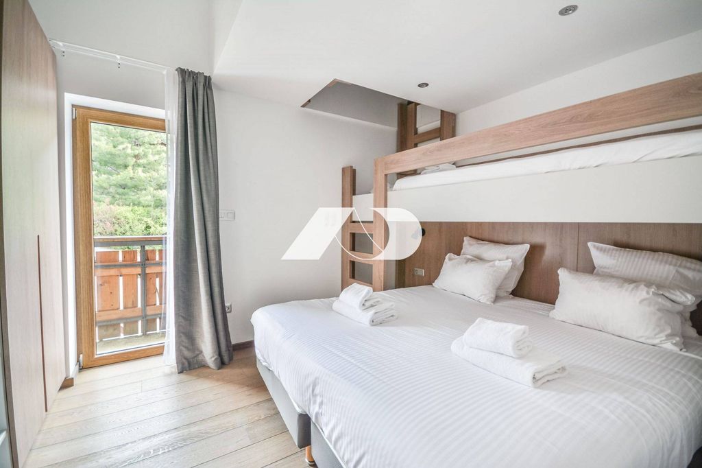 Ski-In/Ski-Out Chalet with Mountain Views