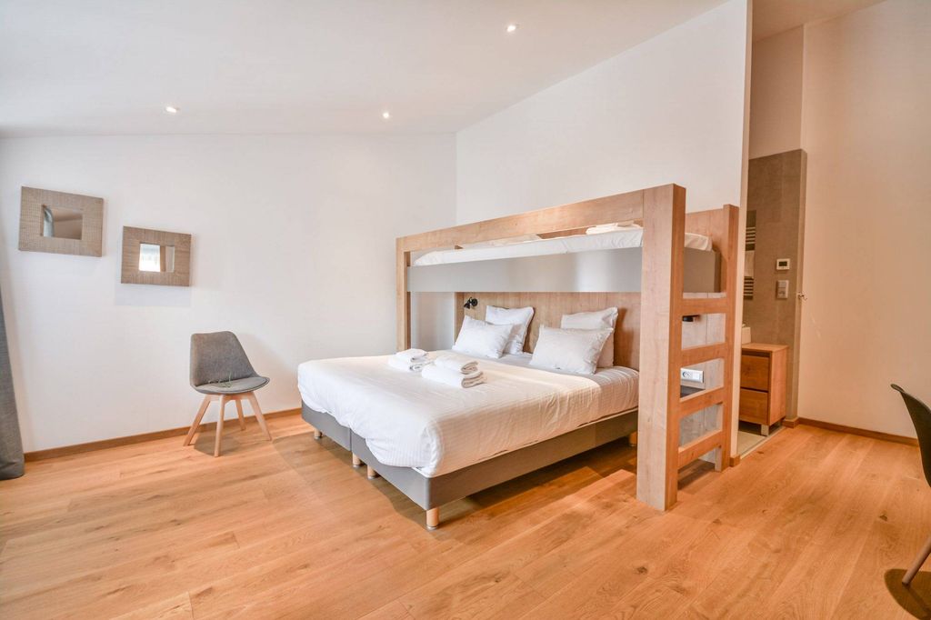 Ski-In/Ski-Out Chalet with Mountain Views