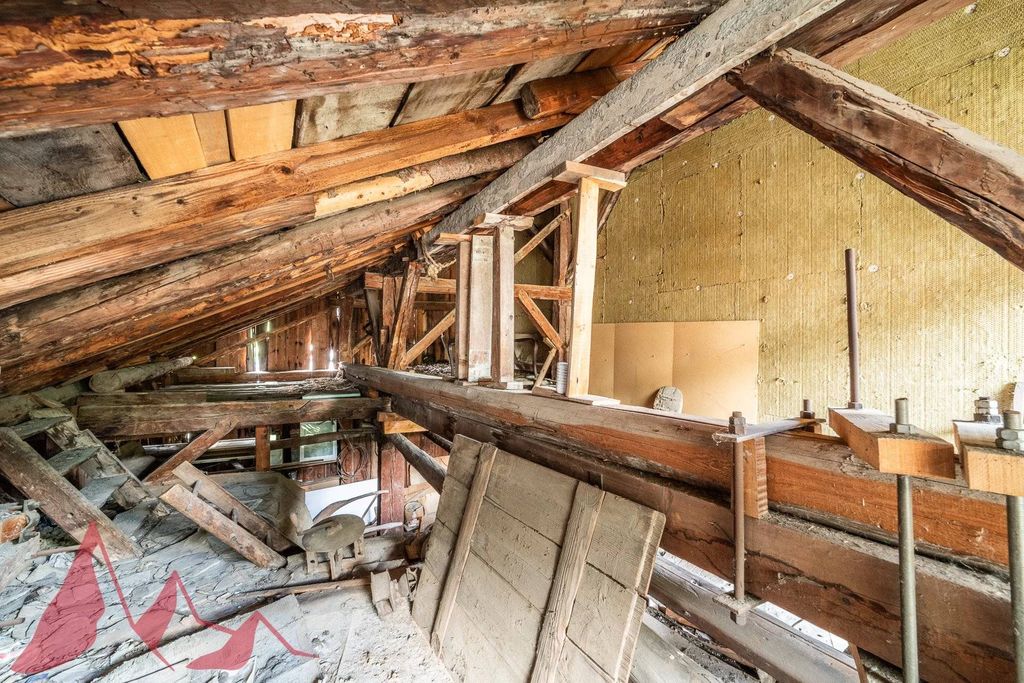 Ski-In/Ski-Out Chalet with Mountain Views