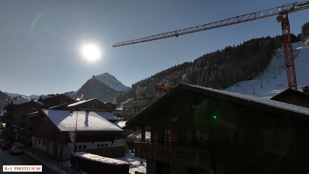 Ski-In/Ski-Out Chalet with Mountain Views