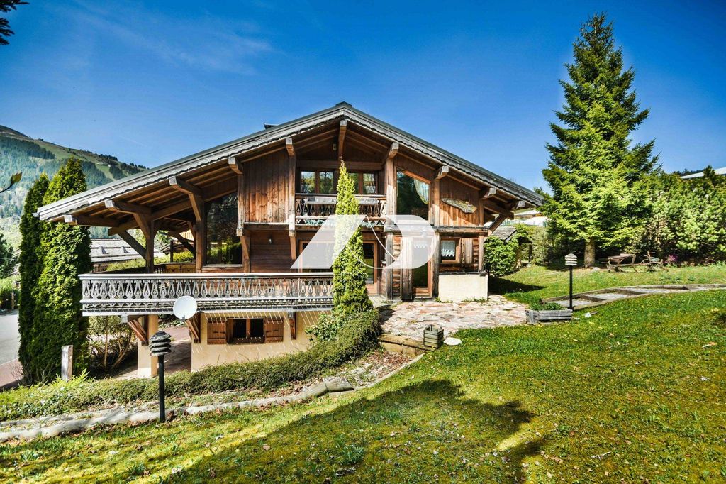 Ski-In/Ski-Out Chalet with Mountain Views