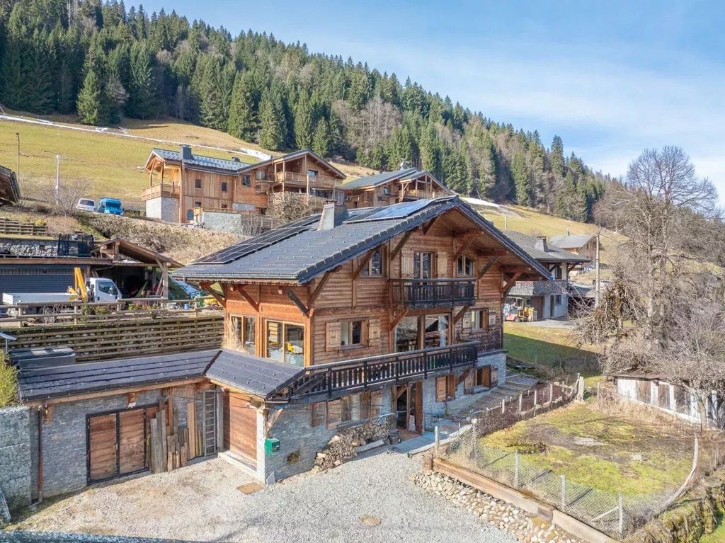 Ski-In/Ski-Out Chalet with Mountain Views
