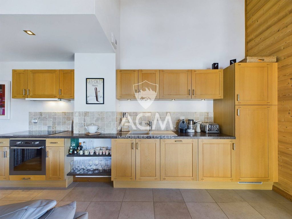 Ski-In/Ski-Out Chalet with Mountain Views