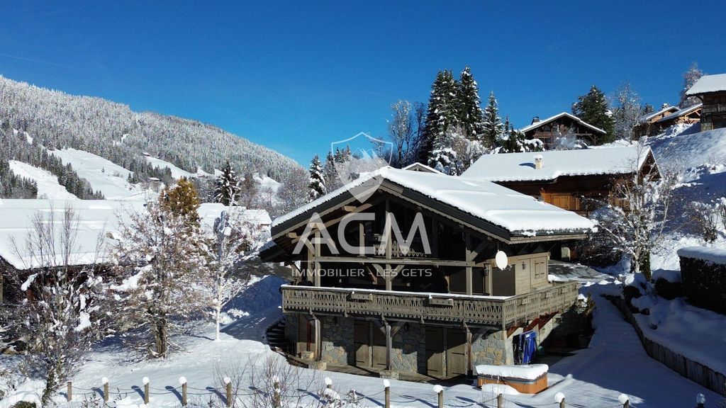 Ski-In/Ski-Out Chalet with Mountain Views