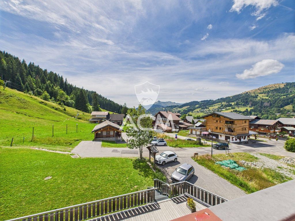 Ski-In/Ski-Out Chalet with Mountain Views