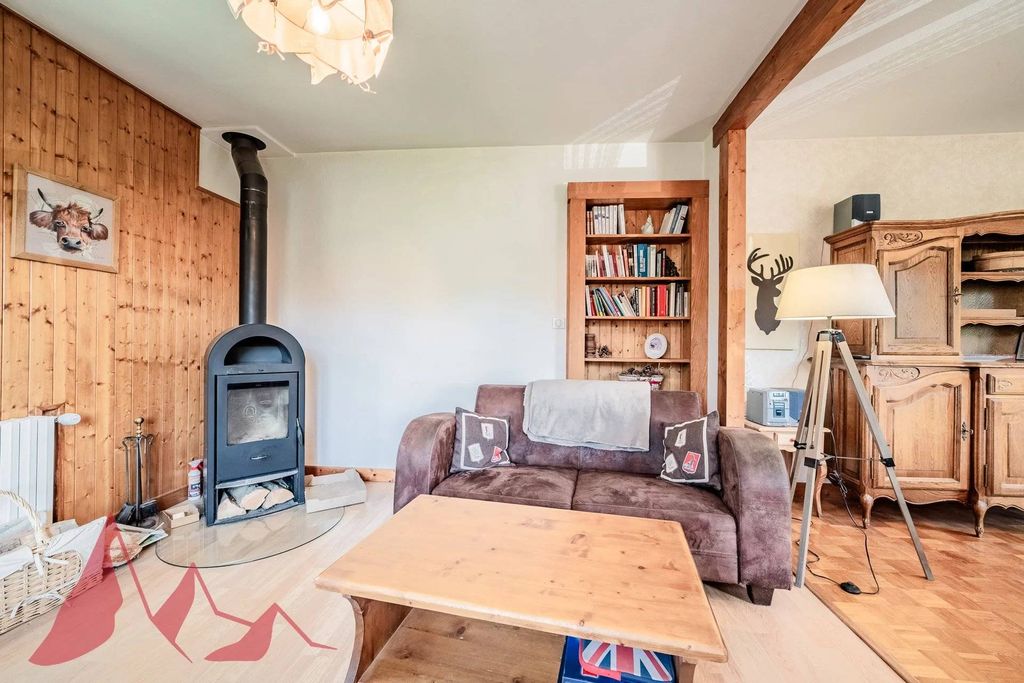 Ski-In/Ski-Out Chalet with Mountain Views