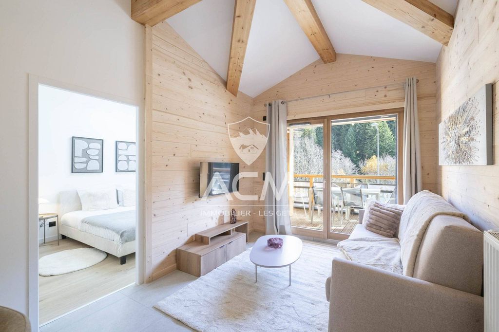 Ski-In/Ski-Out Chalet with Mountain Views