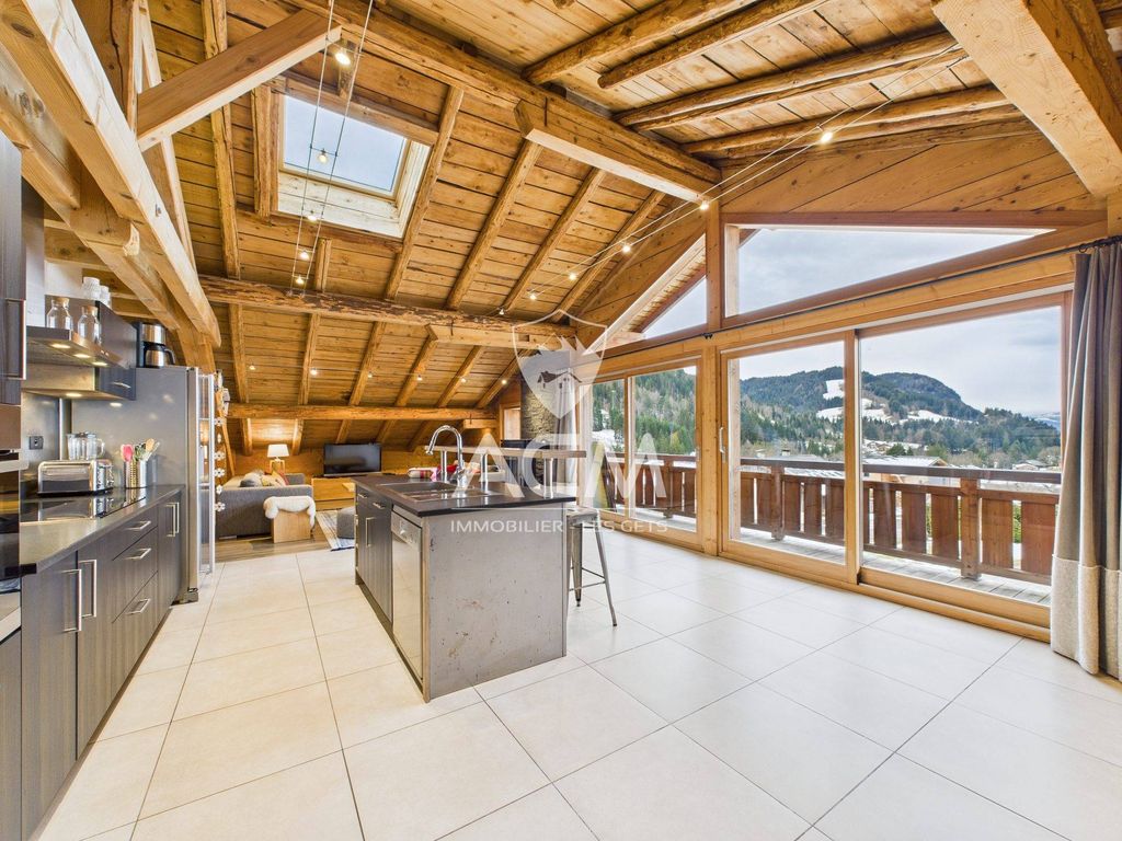 Ski-In/Ski-Out Chalet with Mountain Views