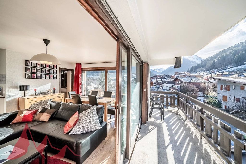 Ski-In/Ski-Out Chalet with Mountain Views
