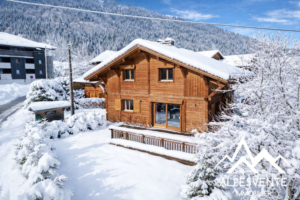 Ski-In/Ski-Out Chalet with Mountain Views