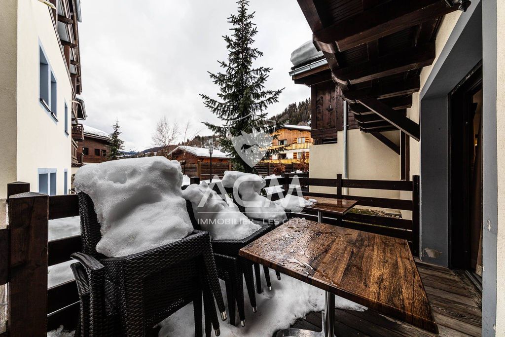 Ski-In/Ski-Out Chalet with Mountain Views