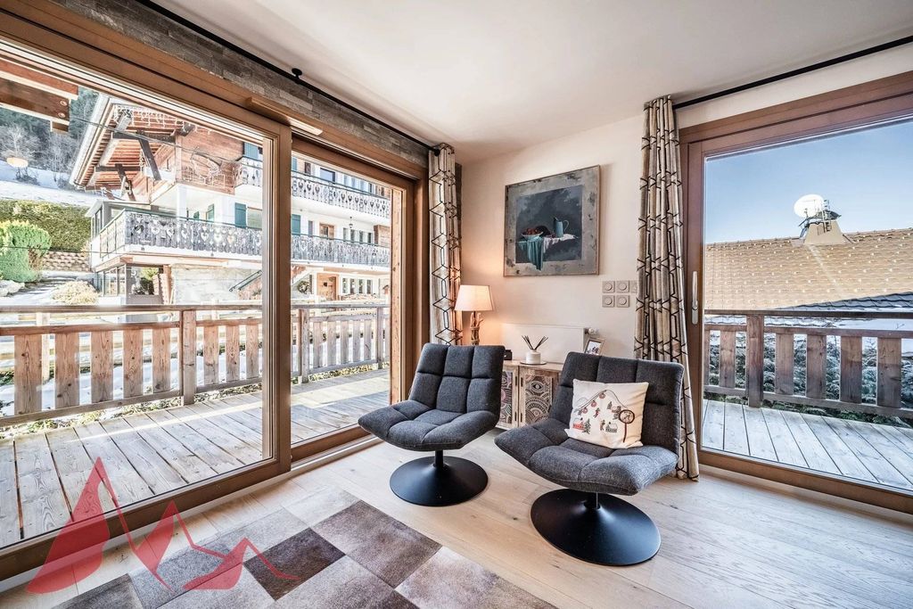 Ski-In/Ski-Out Chalet with Mountain Views