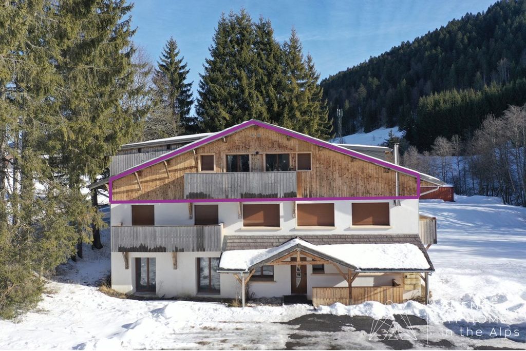 Ski-In/Ski-Out Chalet with Mountain Views