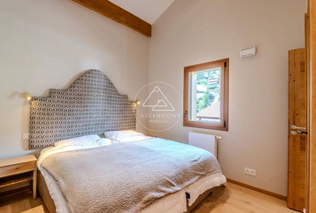 Ski-In/Ski-Out Chalet with Mountain Views