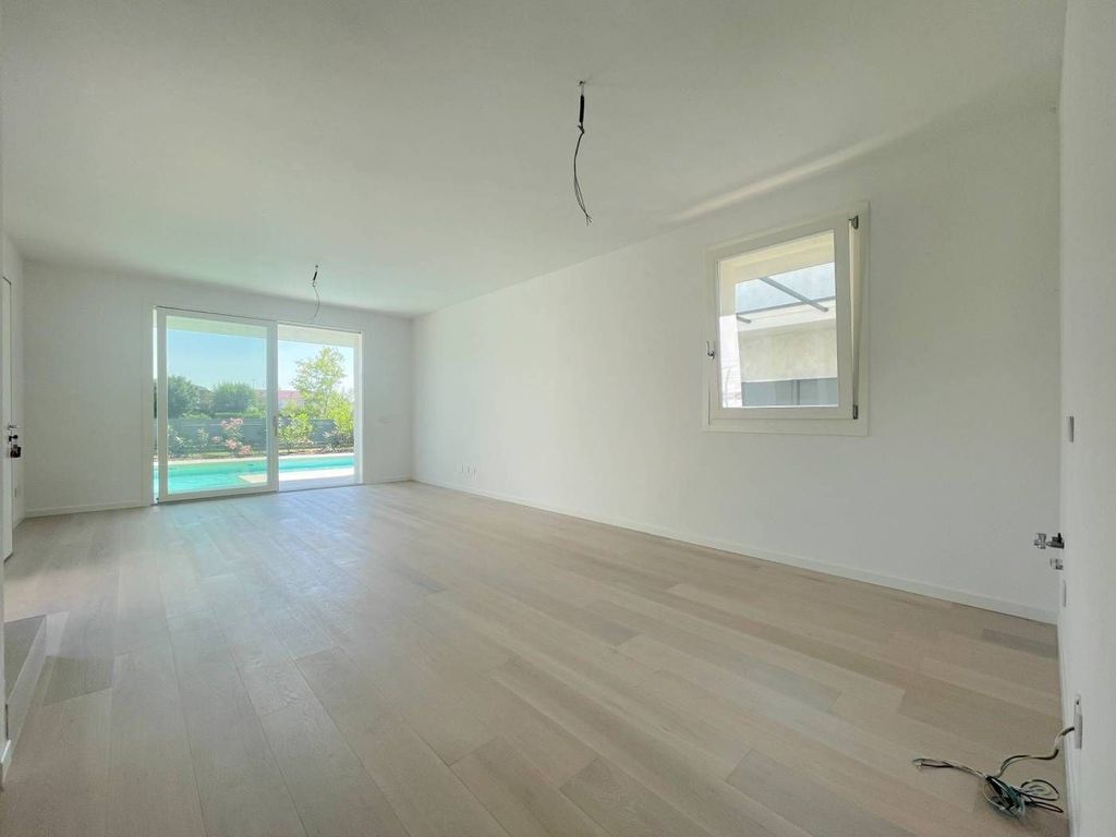 Luxury Villa with Open Views