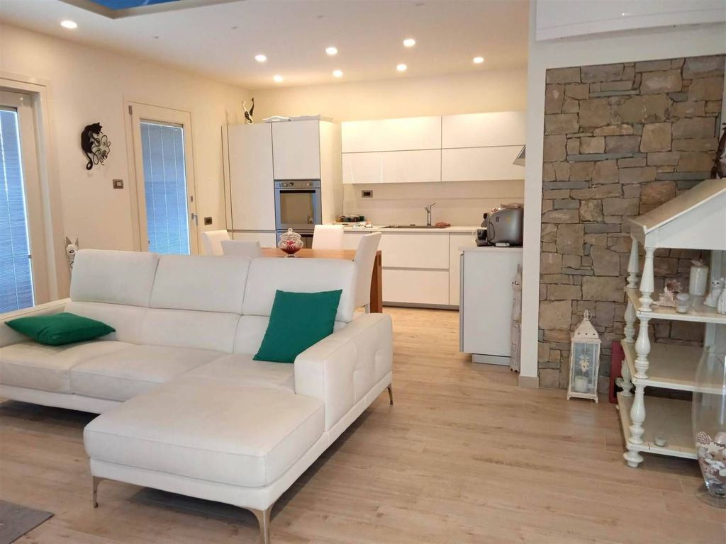 Luxury Villa with Open Views