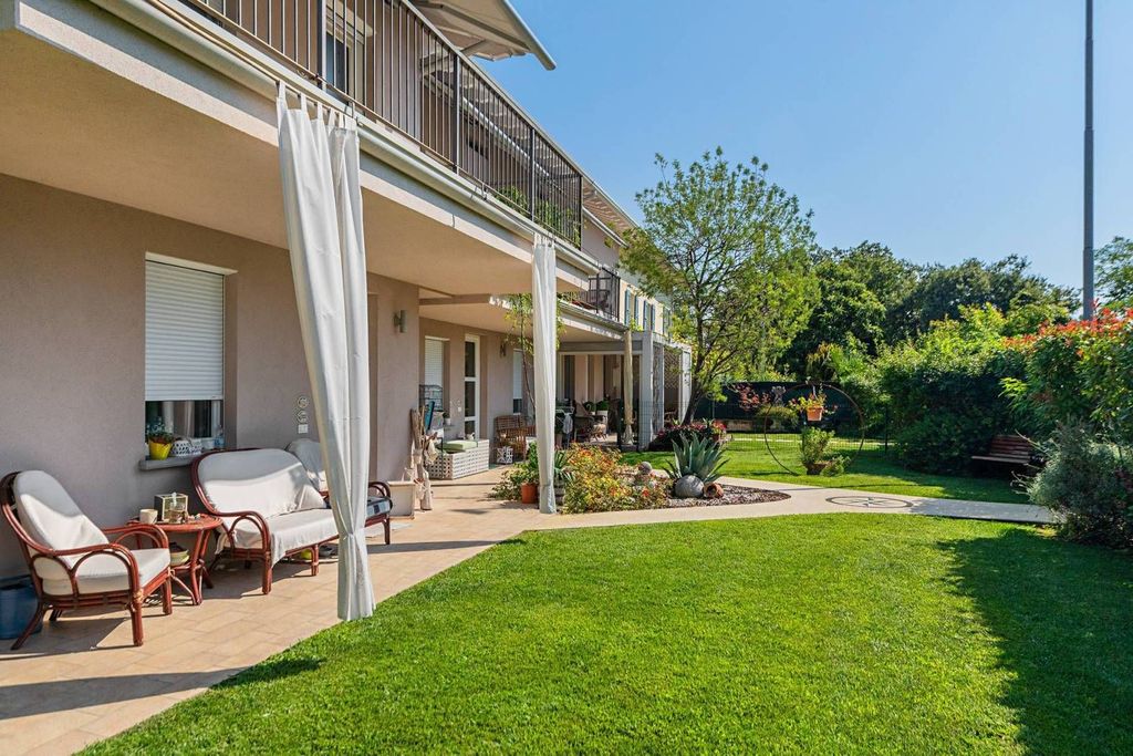 Modern Luxury Apartment with Views