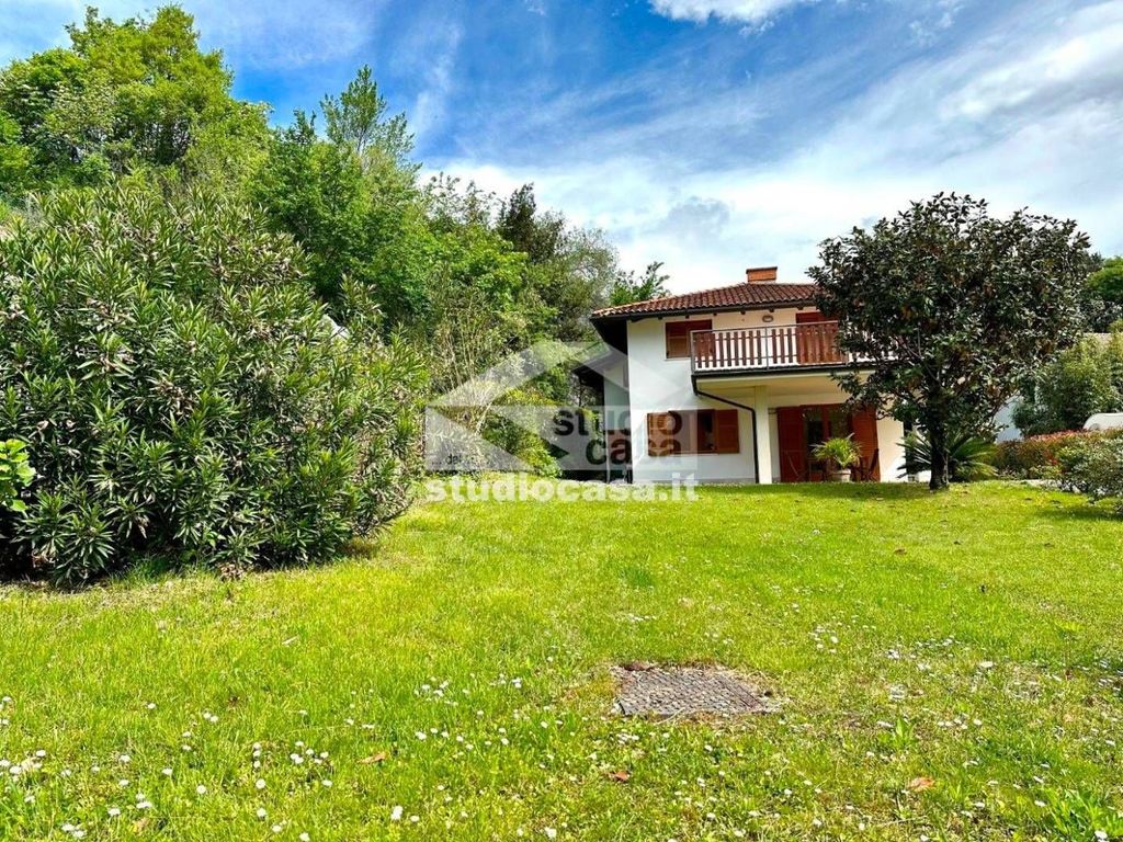 Luxury Villa with Open Views