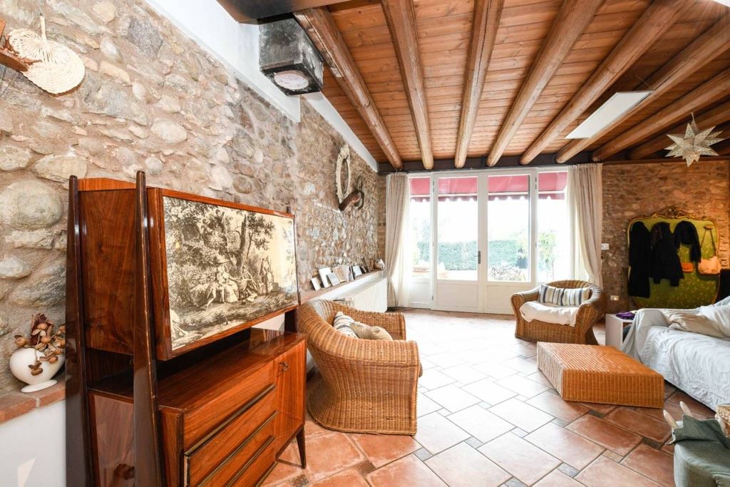 Luxury Villa with Open Views