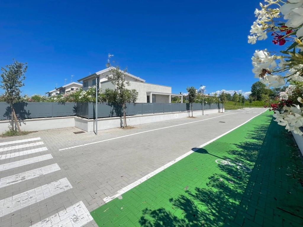 Luxury Villa with Open Views